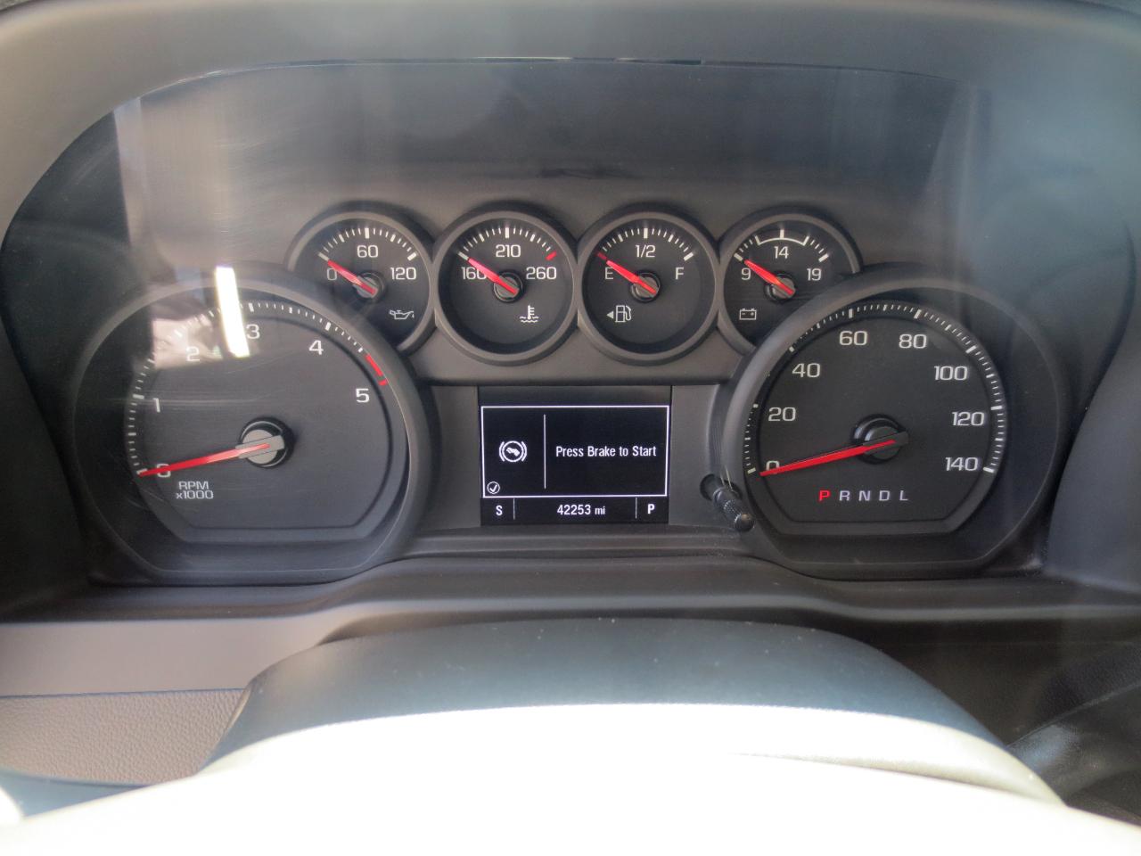 Chevrolet Silverado 2500HD Custom Crew Cab Long Box 4WD 2025