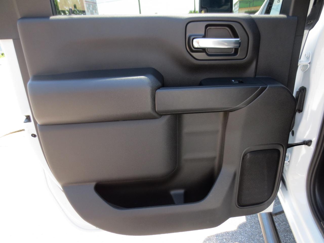 Chevrolet Silverado 2500HD Custom Crew Cab Long Box 4WD 2025