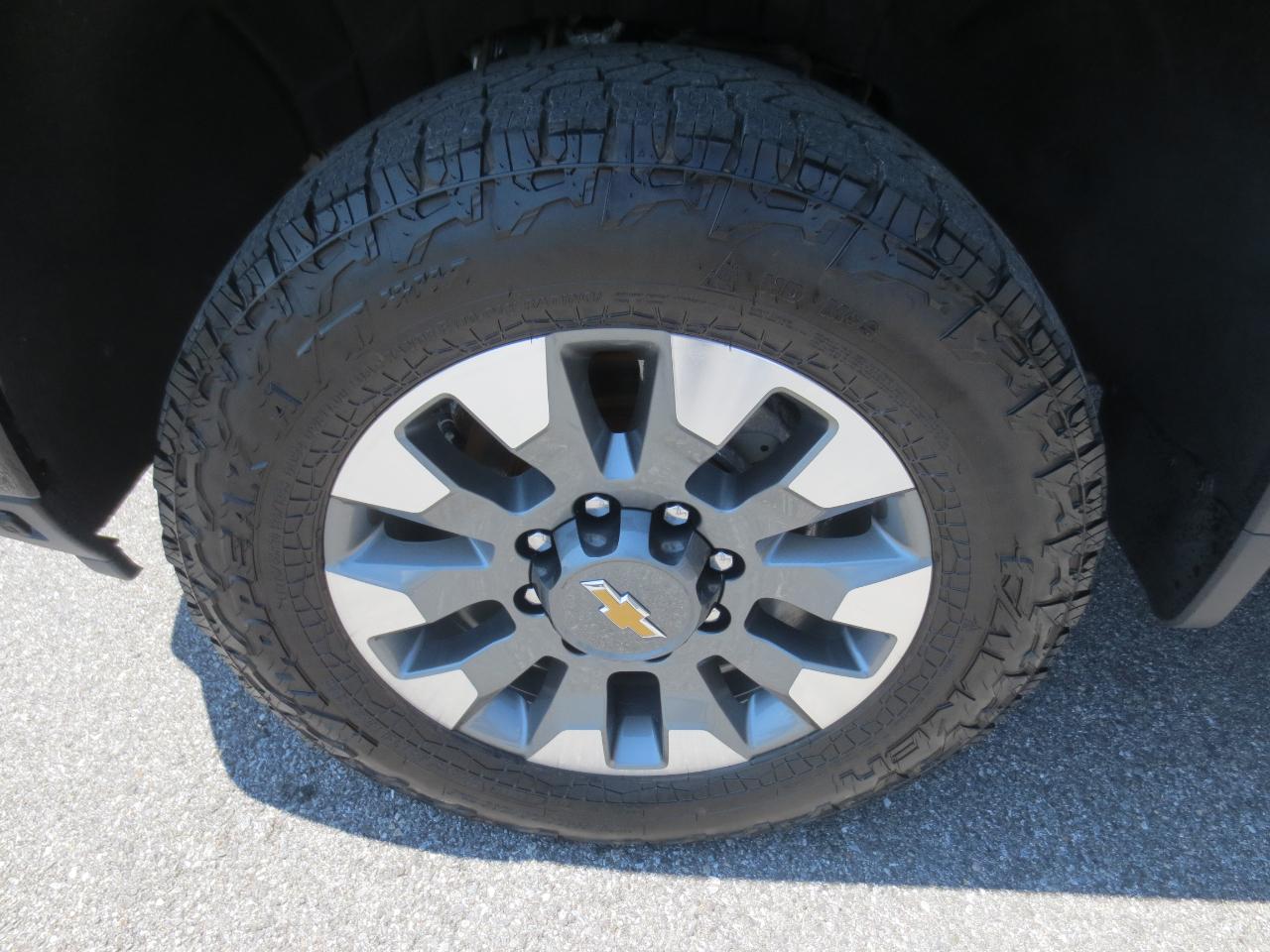 Chevrolet Silverado 2500HD Custom Crew Cab Long Box 4WD 2025