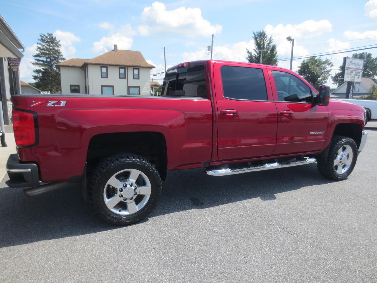 Chevrolet Silverado 2500HD LT Crew Cab 4WD 2018