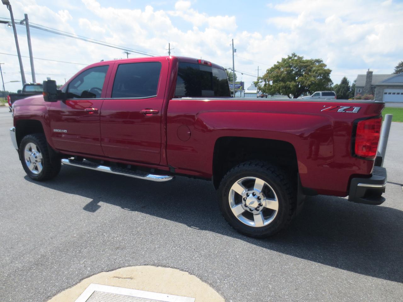 Chevrolet Silverado 2500HD LT Crew Cab 4WD 2018
