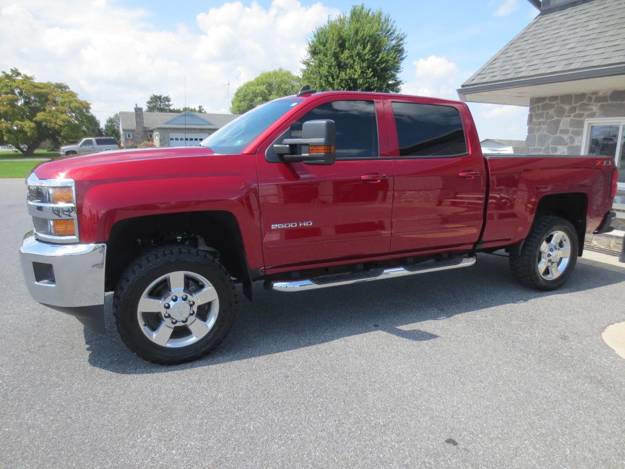Chevrolet Silverado 2500HD LT Crew Cab 4WD 2018