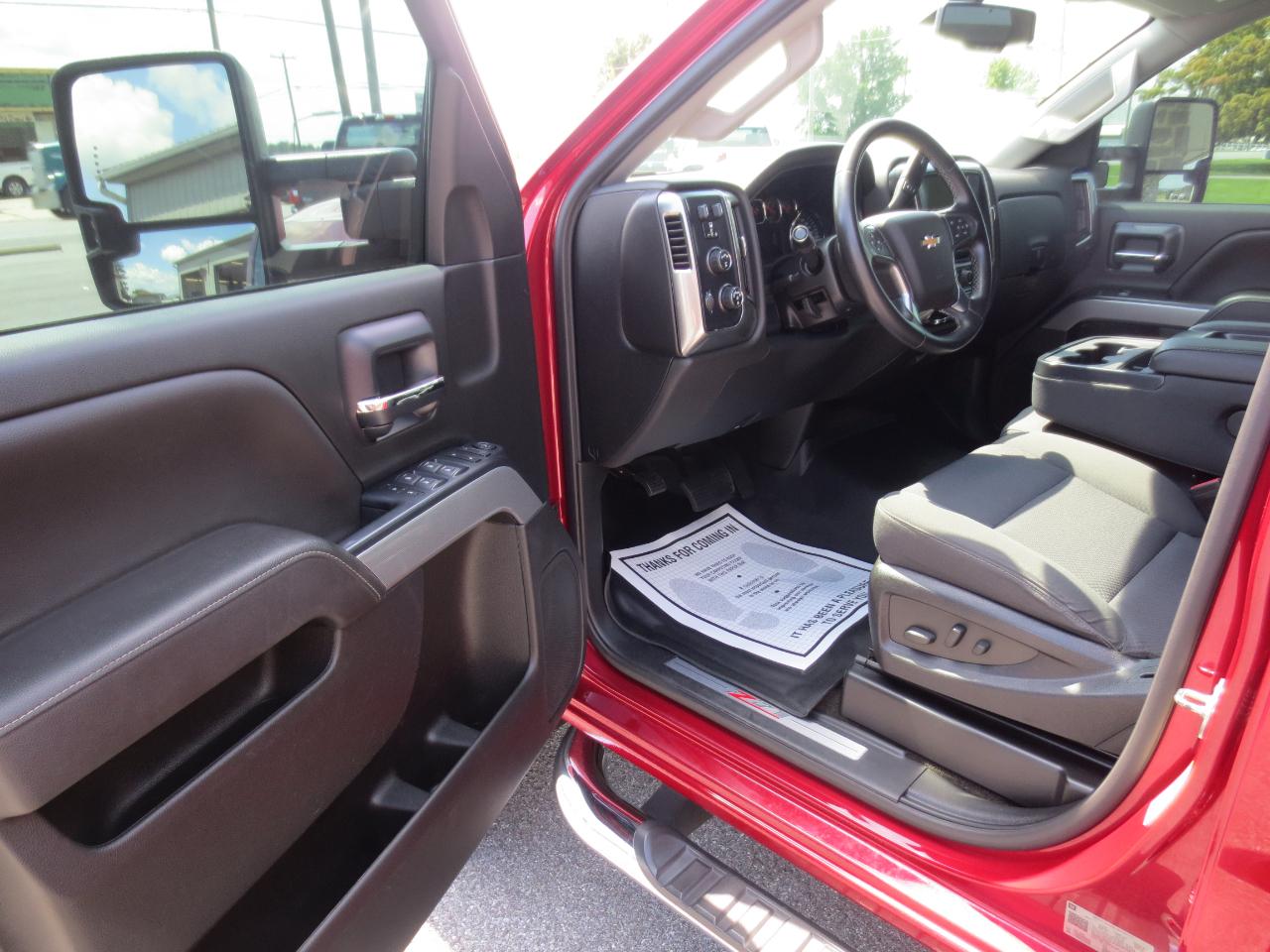 Chevrolet Silverado 2500HD LT Crew Cab 4WD 2018
