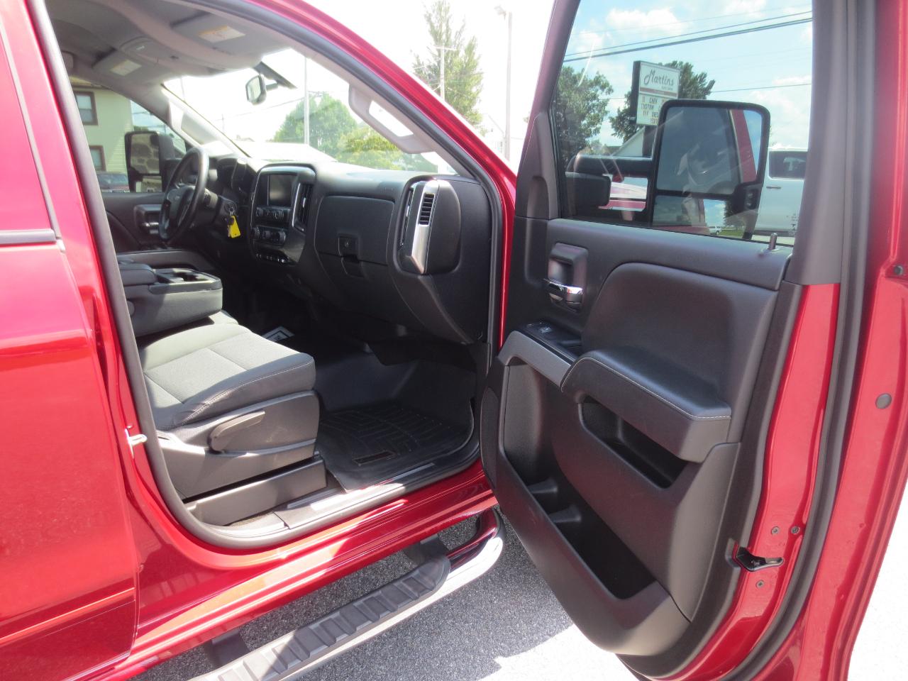 Chevrolet Silverado 2500HD LT Crew Cab 4WD 2018