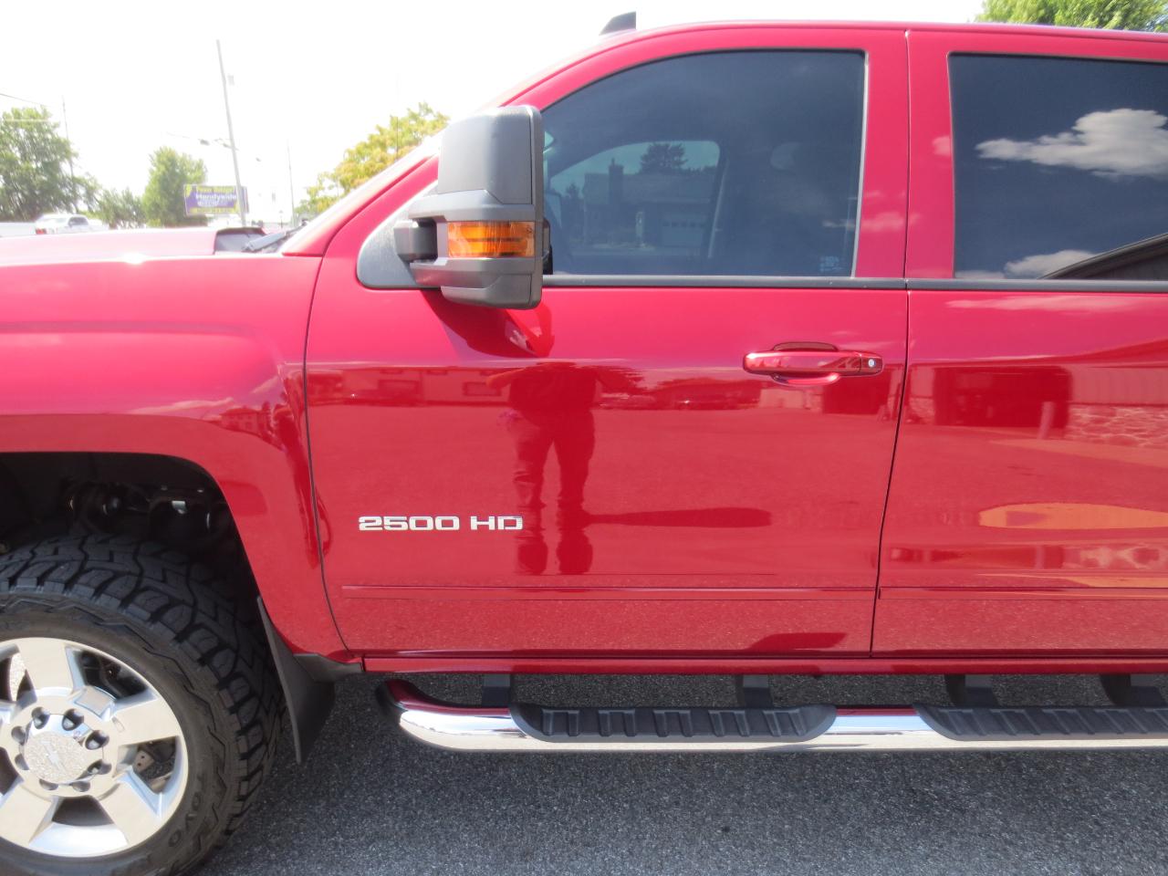Chevrolet Silverado 2500HD LT Crew Cab 4WD 2018