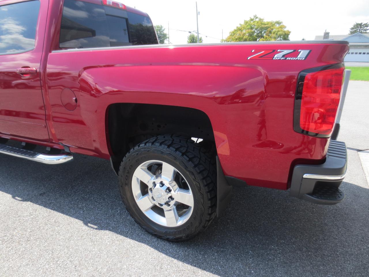 Chevrolet Silverado 2500HD LT Crew Cab 4WD 2018