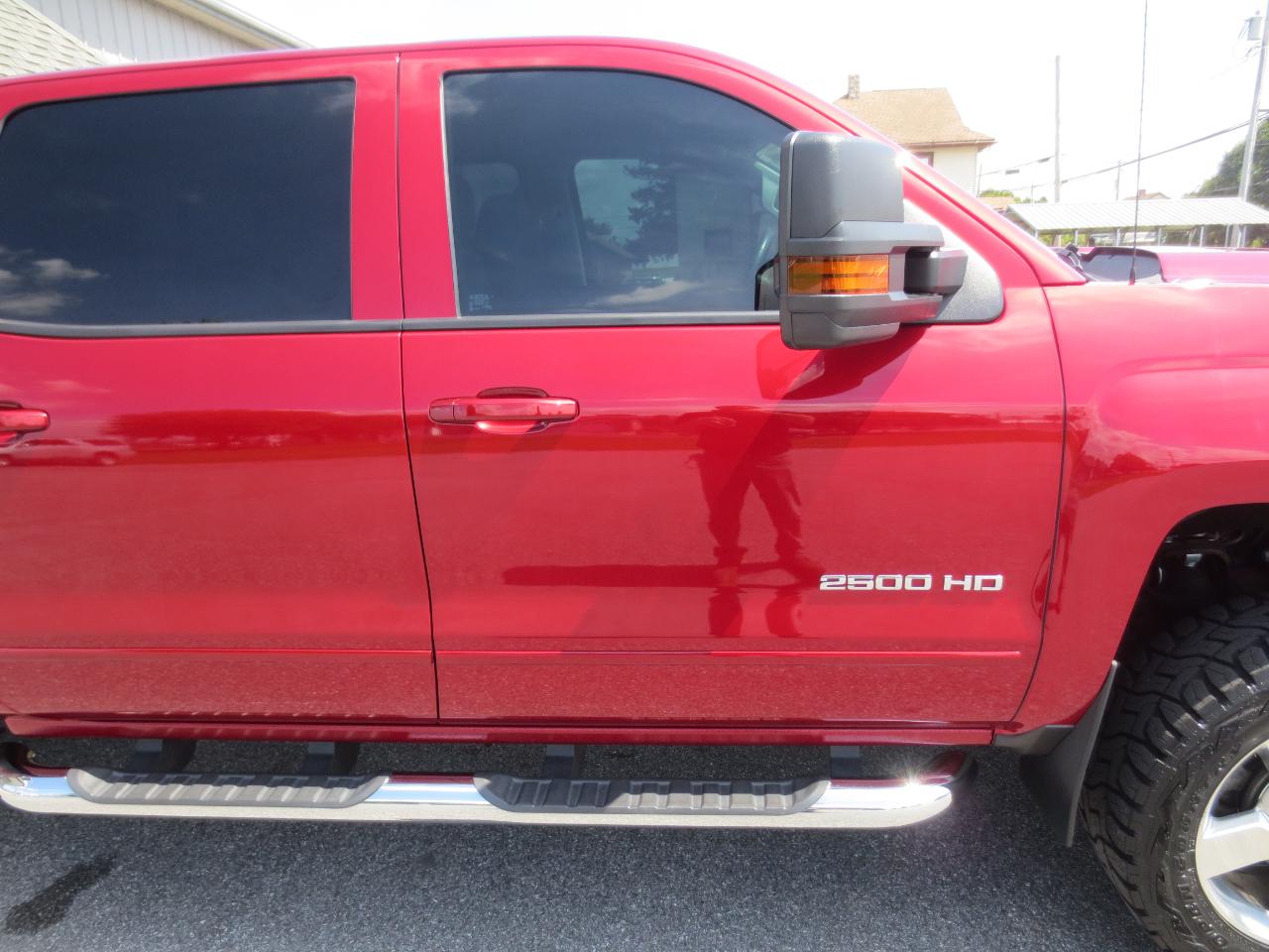 Chevrolet Silverado 2500HD LT Crew Cab 4WD 2018