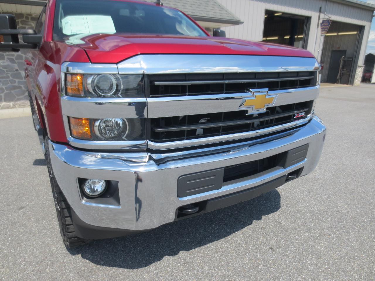 Chevrolet Silverado 2500HD LT Crew Cab 4WD 2018