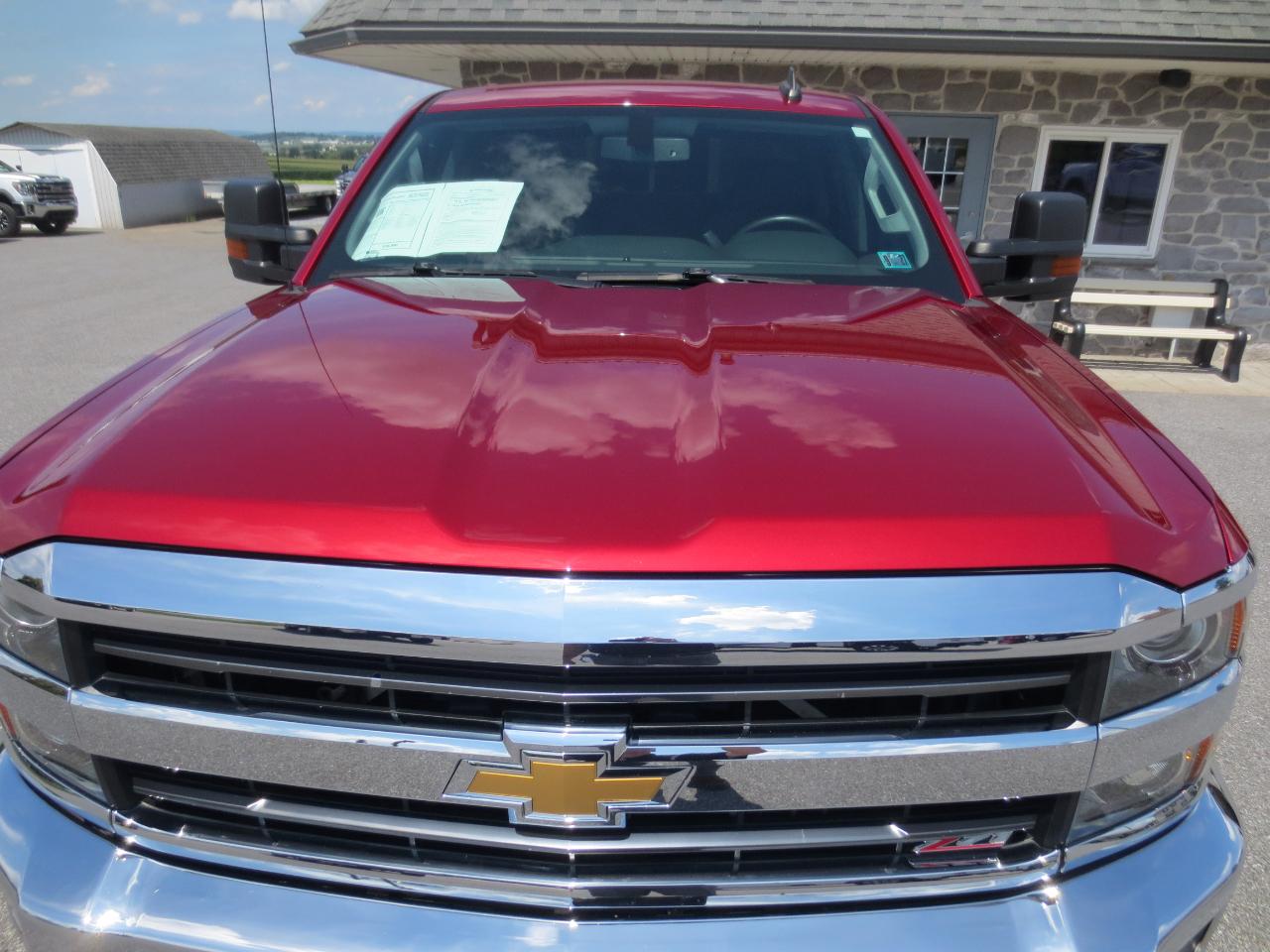 Chevrolet Silverado 2500HD LT Crew Cab 4WD 2018