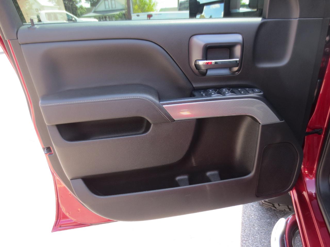 Chevrolet Silverado 2500HD LT Crew Cab 4WD 2018