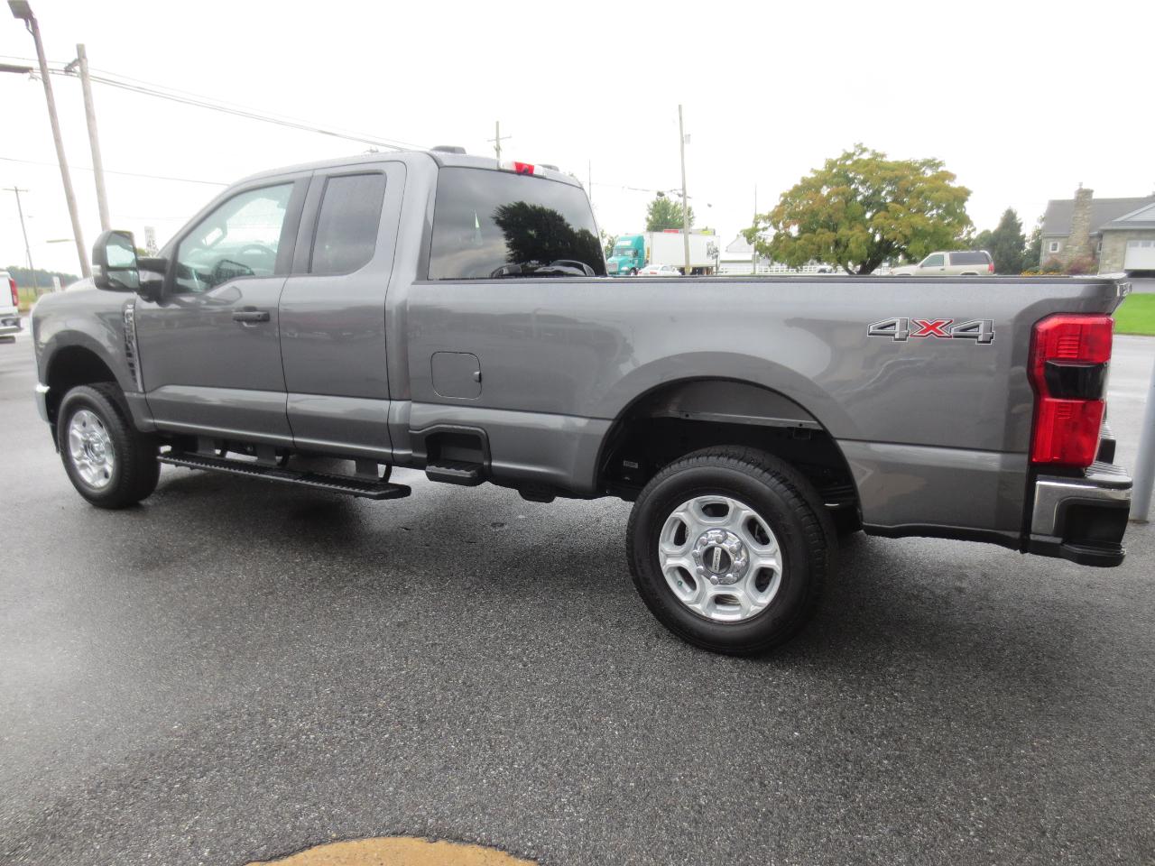 Ford F-250 SD XLT SuperCab Long Bed 4WD 2026