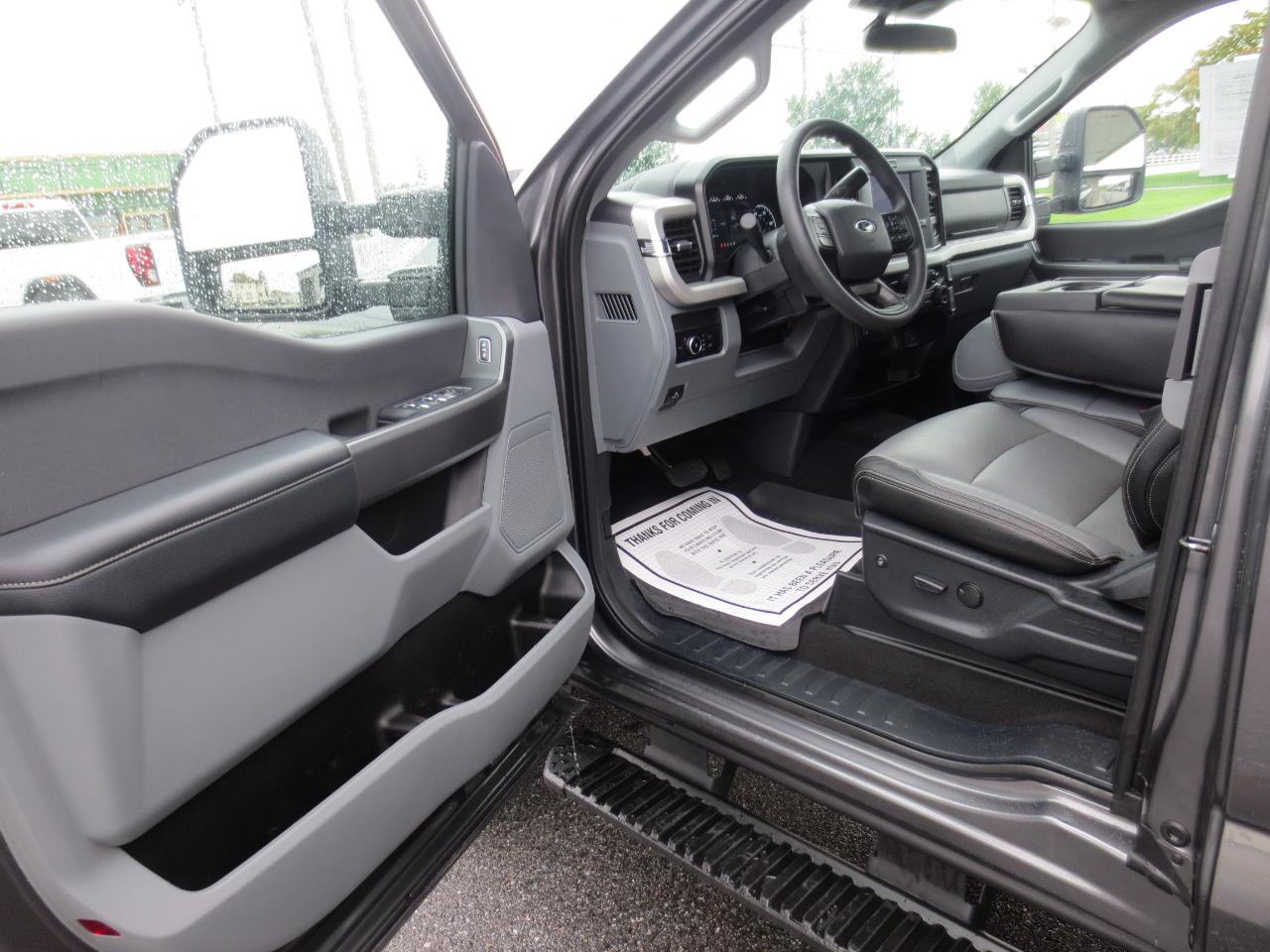 Ford F-250 SD XLT SuperCab Long Bed 4WD 2026