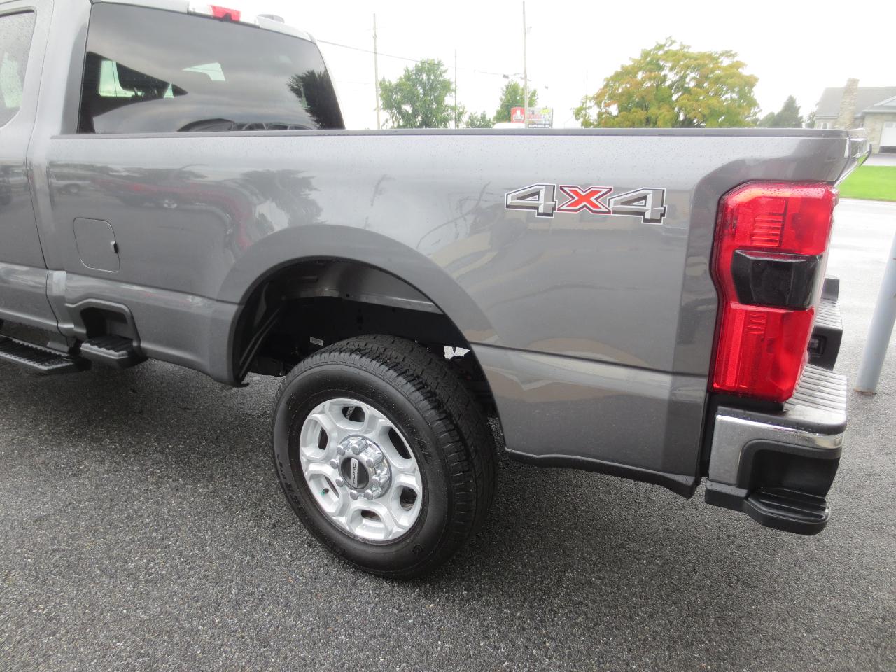 Ford F-250 SD XLT SuperCab Long Bed 4WD 2026