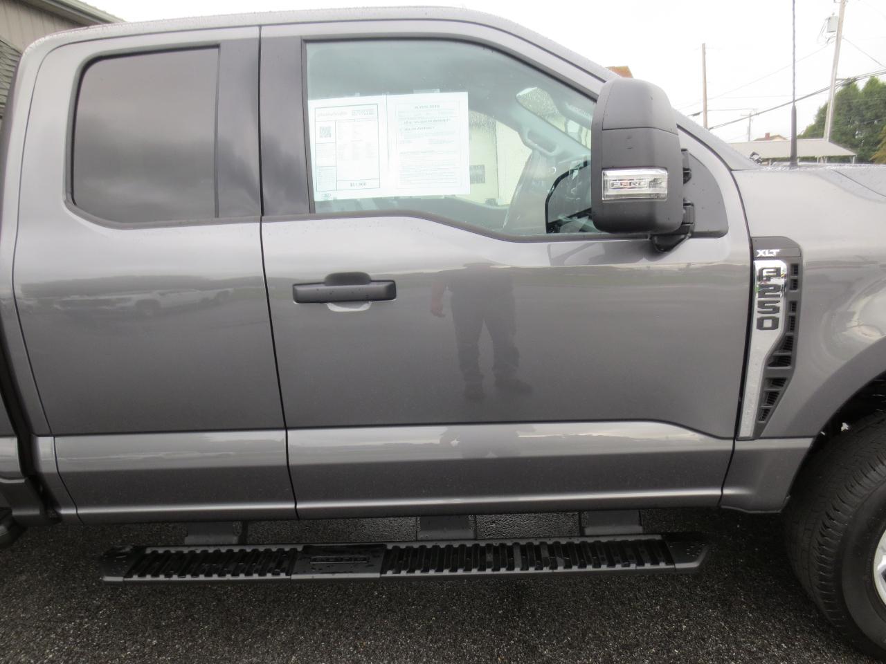 Ford F-250 SD XLT SuperCab Long Bed 4WD 2026
