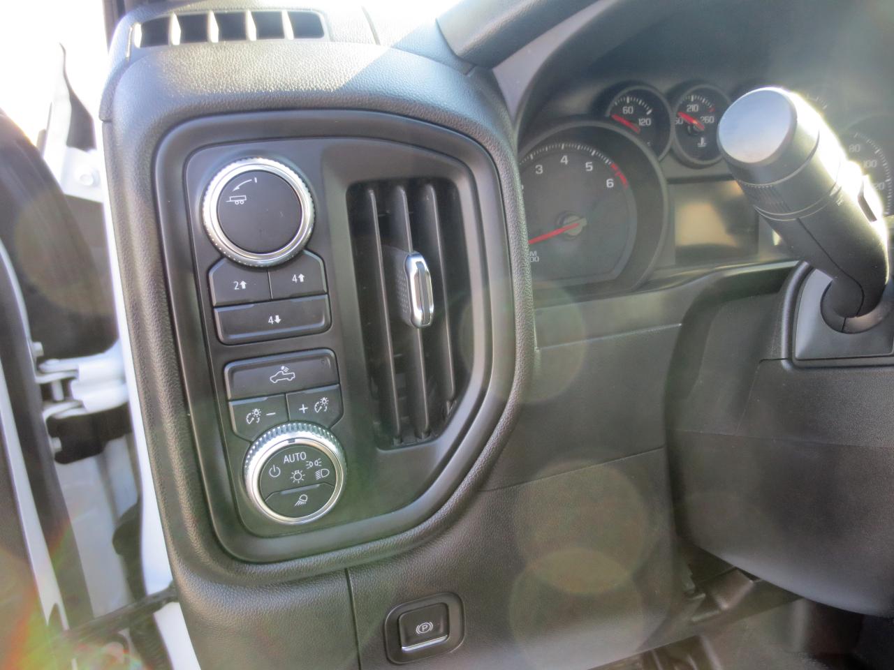 GMC Sierra 2500HD Base Crew Cab Long Box 4WD 2021