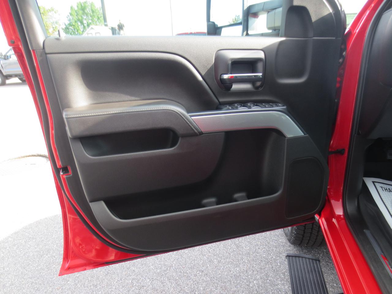 Chevrolet Silverado 2500HD LT Double Cab 4WD 2017