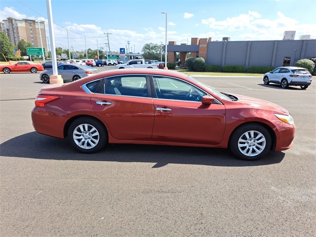 2016 Nissan Altima 2.5 S photo 6