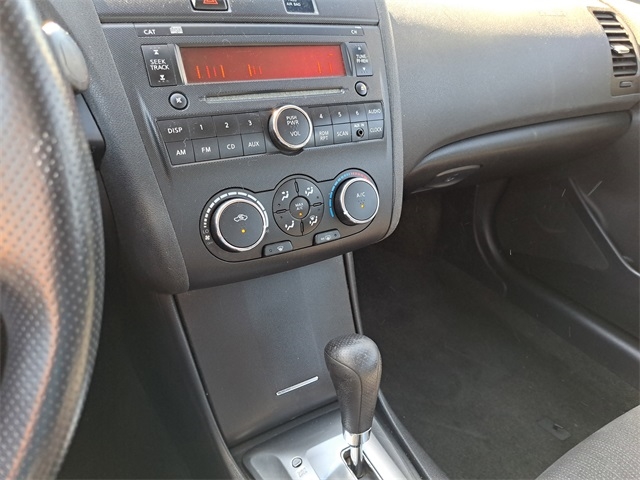 2010 Nissan Altima 2.5 S photo 12