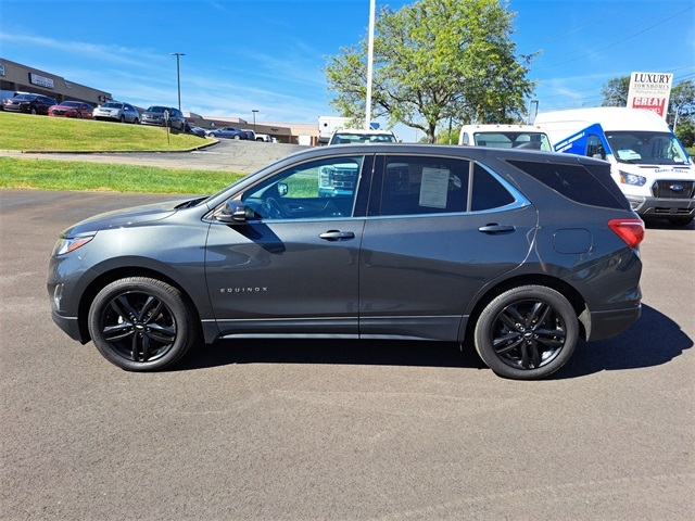 2020 Chevrolet Equinox LT photo 2