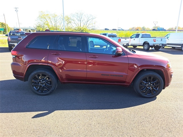 2018 Jeep Grand Cherokee Altitude photo 4