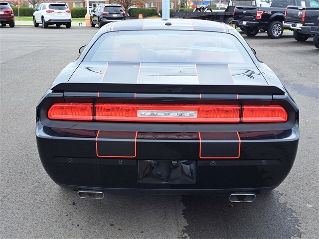 2014 Dodge Challenger R/T photo 3