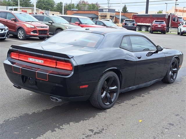 2014 Dodge Challenger R/T photo 4