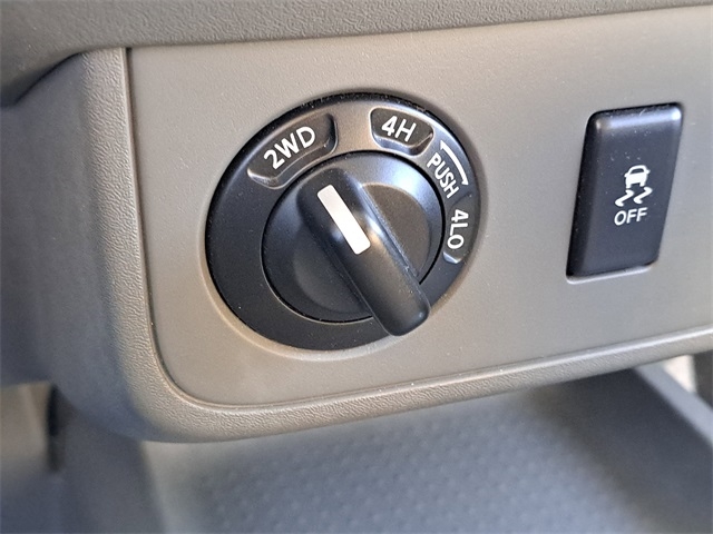 Nissan Frontier  2012