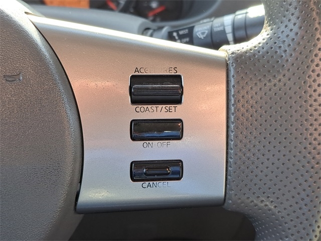 Nissan Frontier  2012