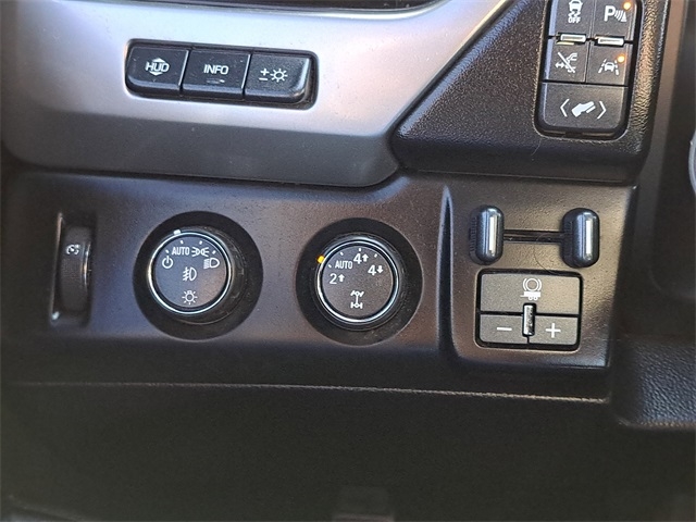 Chevrolet Suburban  2016