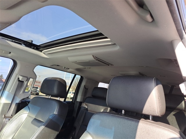 Chevrolet Suburban  2016