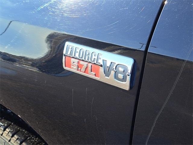 Toyota Tundra 4WD Truck  2012