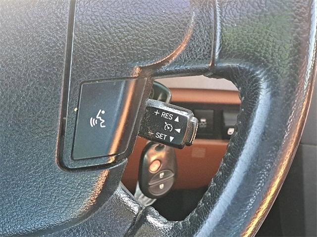 Toyota Tundra 4WD Truck  2012