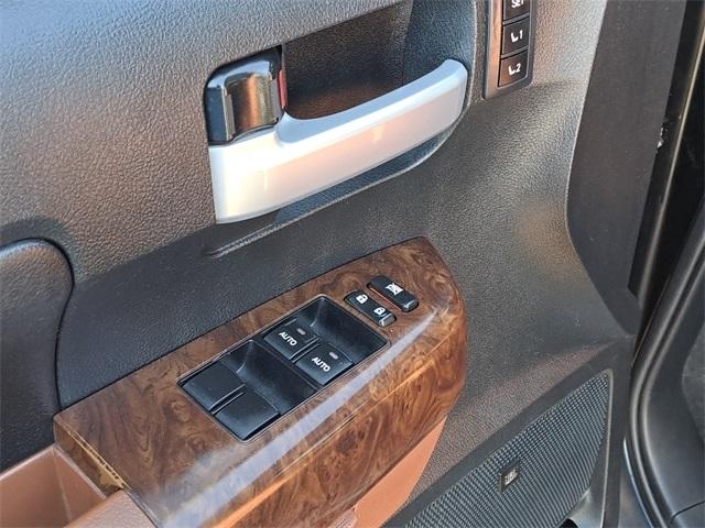 Toyota Tundra 4WD Truck  2012