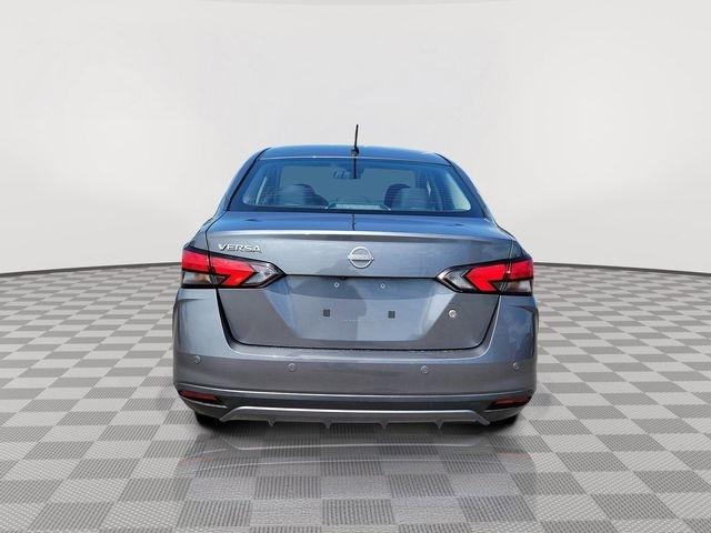 Nissan Versa  2024