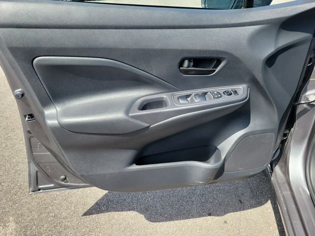 Nissan Versa  2024