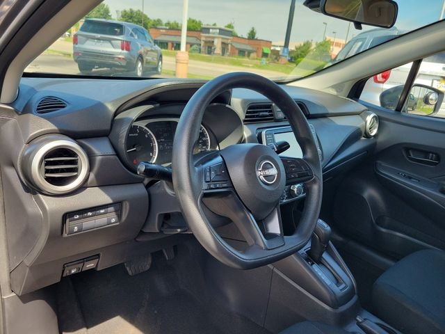 Nissan Versa  2024