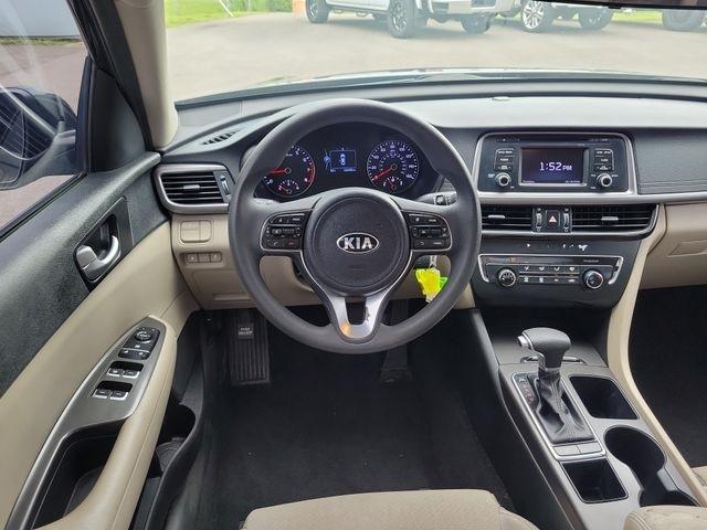 Kia Optima  2017
