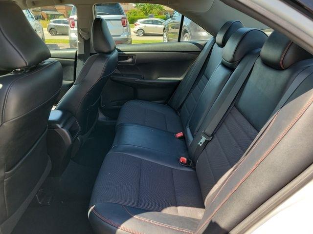 Toyota Camry  2017