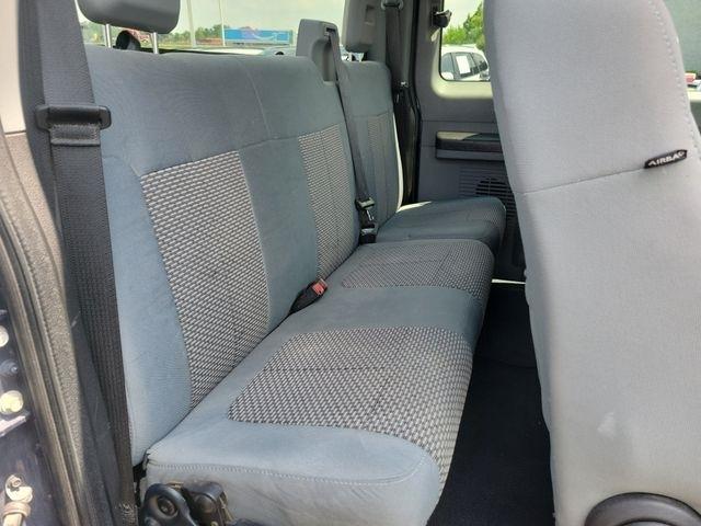 Ford Super Duty F-250 SRW  2013