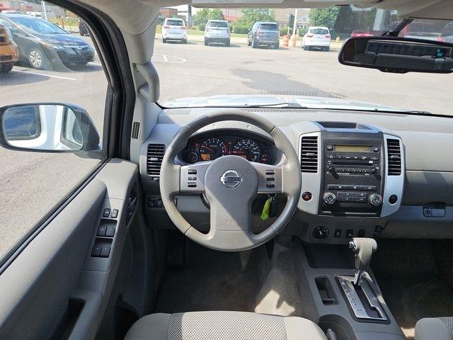 Nissan Frontier  2012