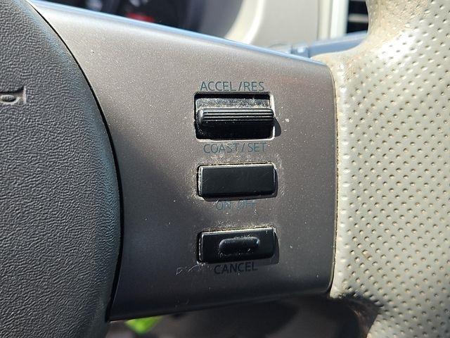 Nissan Frontier  2012