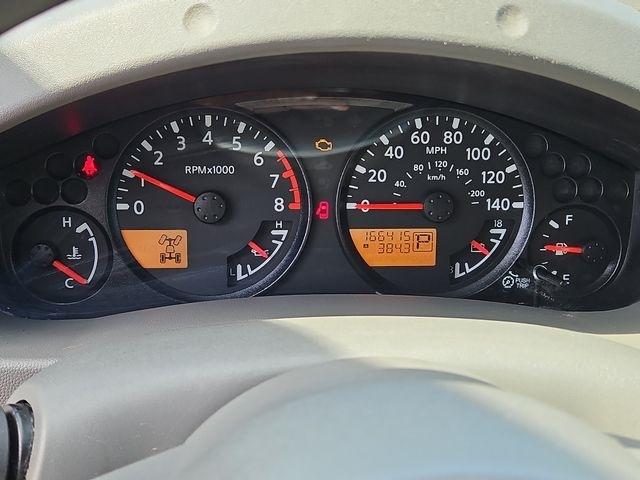 Nissan Frontier  2012
