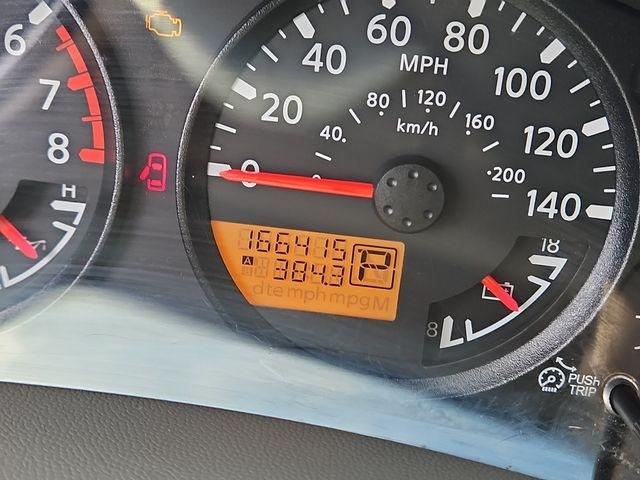 Nissan Frontier  2012