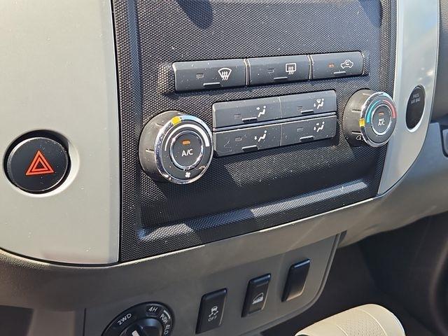 Nissan Frontier  2012