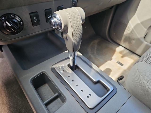Nissan Frontier  2012