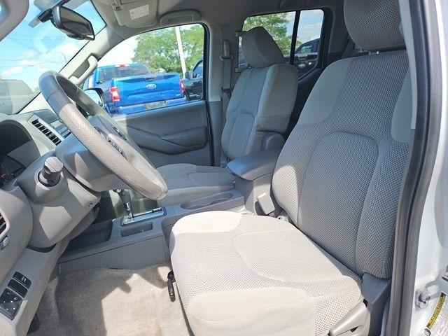 Nissan Frontier  2012