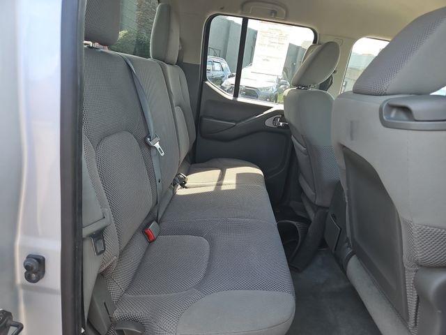 Nissan Frontier  2012