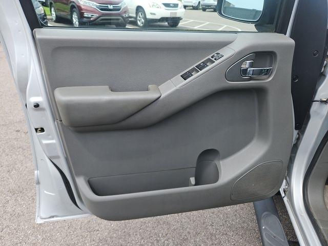 2012 Nissan Frontier SV - Photo 21