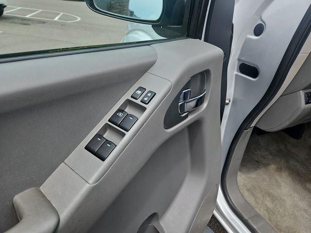 2012 Nissan Frontier SV - Photo 22