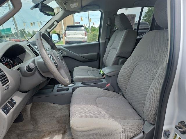 2012 Nissan Frontier SV - Photo 24